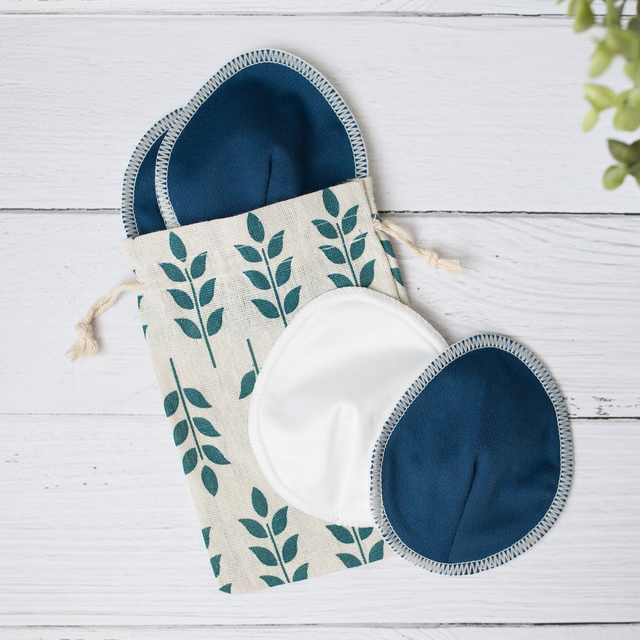 Image for Reusable Breast Pads - usage Regular, design White