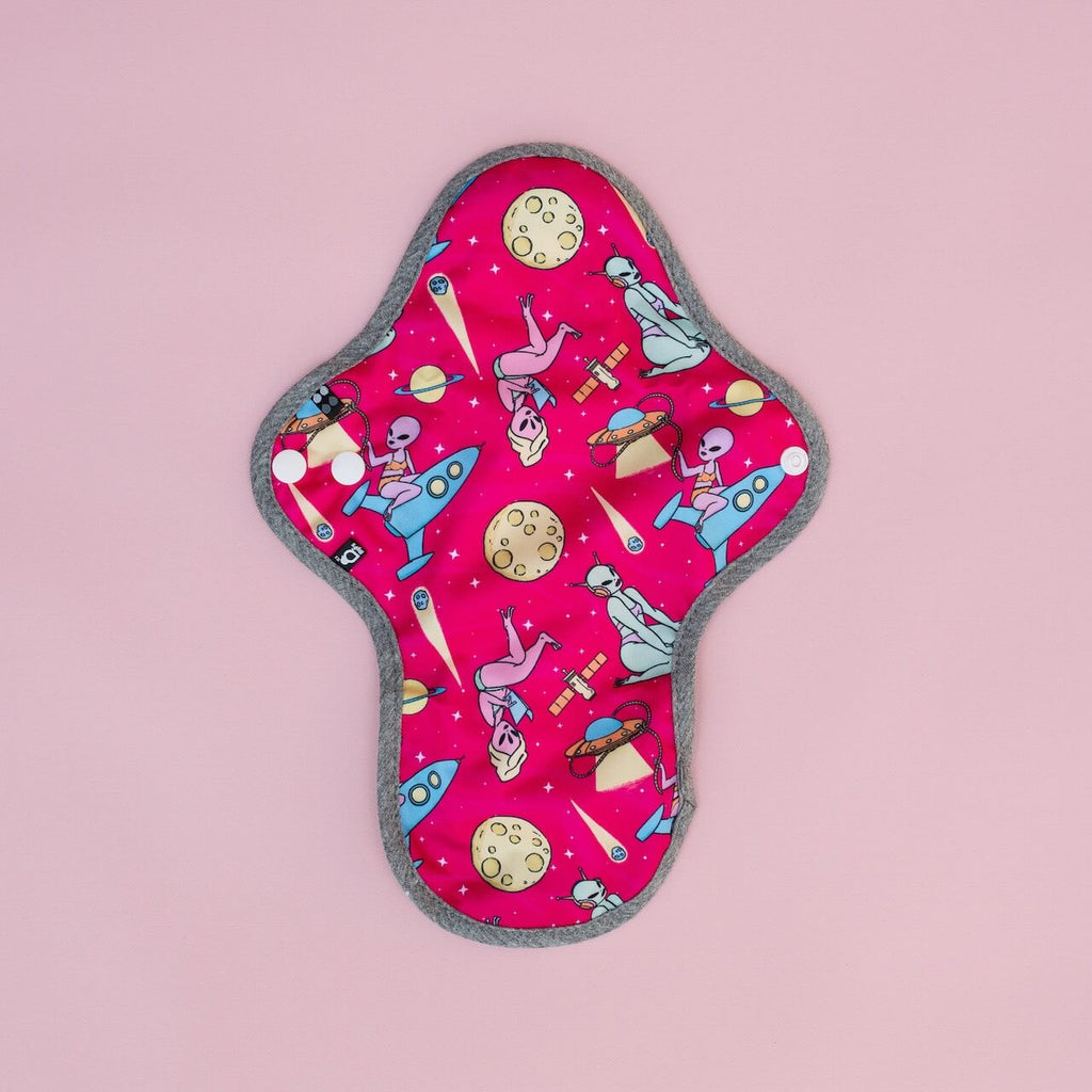 Image for HyPs Original Reusable Pad - size Regular, design Empowered Extraterrestrials