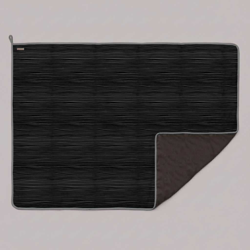 Lifesaver_XL_-_Black_Lines_Print_002